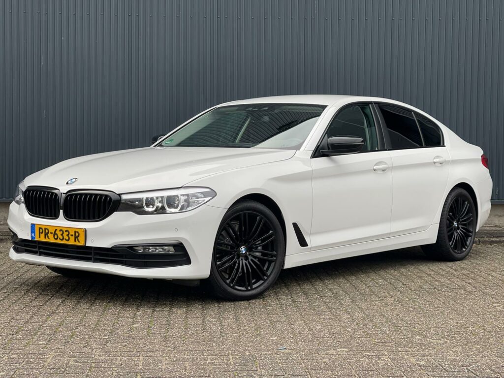 BMW 5-serie - 520i High Executive