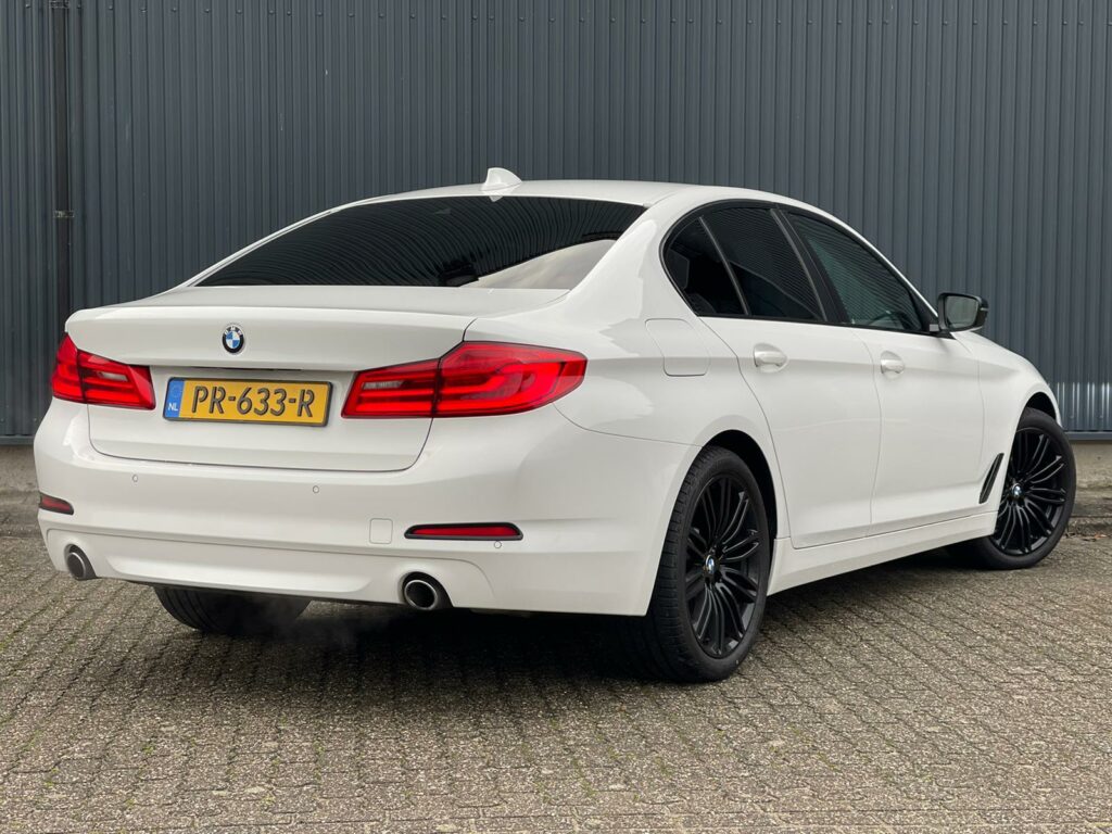 BMW 5-serie - 520i High Executive