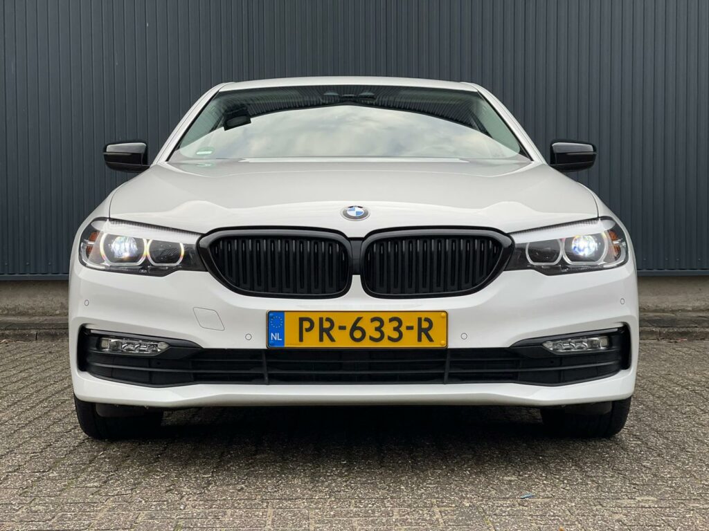 BMW 5-serie - 520i High Executive